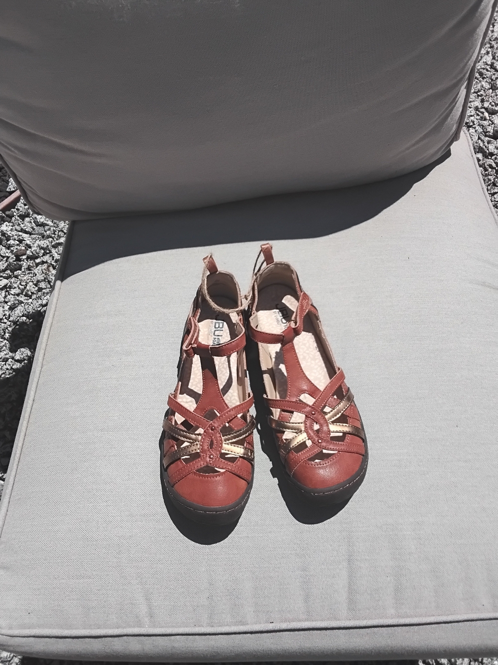 JBU Women's Rust Brown Strappy Clog Sandals with Gold Accents